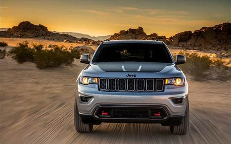 Jeep Grand Cherokee Trailhawk Front View