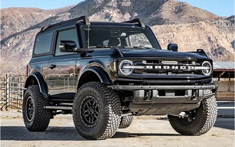 Lifted Ford Bronco Offroad