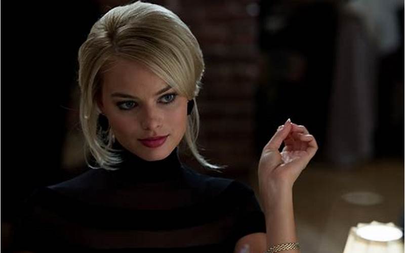 Margot Robbie Wolf of Wall Street Costume: A Guide to Dressing Up Like Naomi Lapaglia