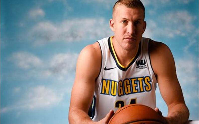 Mason Plumlee Signing Contract