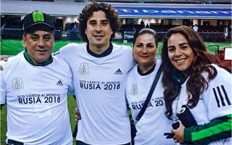 Memo Ochoa With His Brother