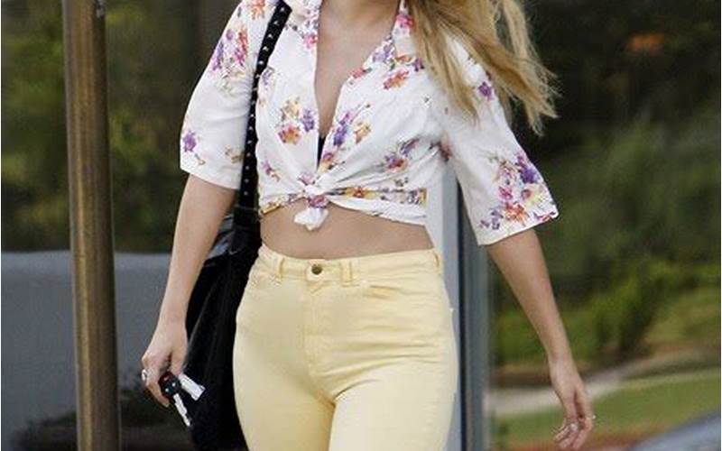 Mischa Barton Yellow Pants: A Fashion Statement that Stands Out