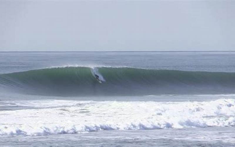Ocean Beach Surfing Webcam