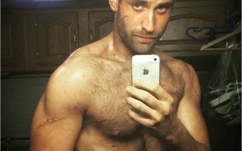 Oliver Jackson-Cohen Naked: A Look at the British Actor’s Steamy Scenes