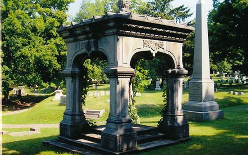 The History Of Riverside Cemetery