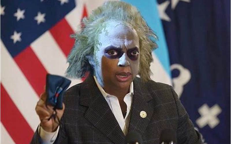 The Lessons We Learned From The Controversy Over Mayor Lightfoot'S Beetlejuice Pics