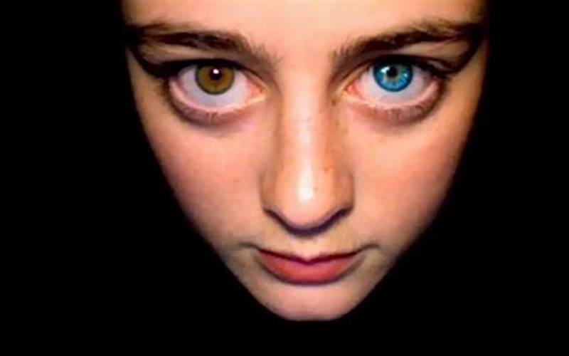 Two Different Colored Eyes Spiritual Meaning