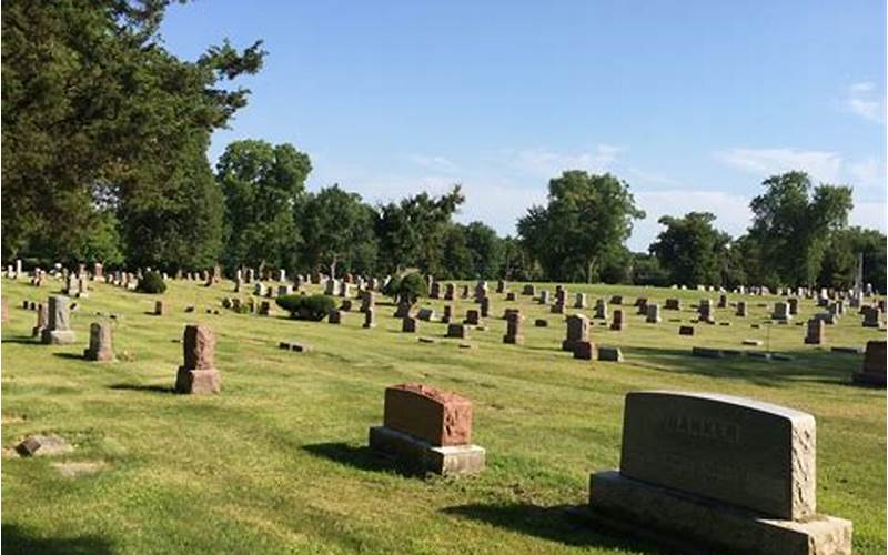 Visiting Riverside Cemetery