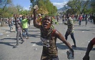 Ottawa ferme temporairement son ambassade en Haïti | Le Devoir