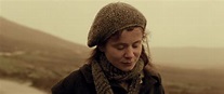 Breaking the Waves movie review (1996) | Roger Ebert