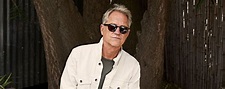 Review: Gerry Beckley Maintains Momentum on ‘Aurora’ - American Songwriter