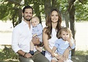 Eine süße Familie: Prinz Carl Philip und Prinzessin Sofia mit den ...