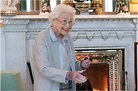Le ultime foto della Regina Elisabetta II: il livido sulla mano due ...