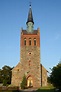 Die abendliche Sonne scheint auf die Evangelische Dorfkirche in ...