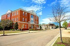 Tupelo Mississippi City Hall Stock Photo - Download Image Now - iStock