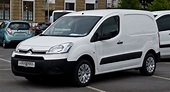 File:Citroën Berlingo Kastenwagen e-HDi 90 (II, Facelift ...