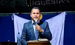 Pastor Carlos Rivas dice que quienes celebran la Navidad están endemoniados