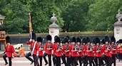 Palácio de Buckingham retoma troca da guarda depois de 18 meses ...