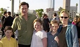 Bill Pullman Keeps it Strong With Wife and Children! A Man Perfectly ...