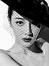 組圖：迪麗熱巴黑色開叉禮裙大片釋出 復古面紗禮帽造型優雅迷人 - 新浪香港