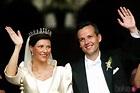 Marta Luisa de Noruega y Ari Behn saludan en su boda - La Familia Real Noruega en imágenes - Bekia