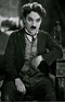 Charlie Chaplin in The Gold Rush Charlie Chaplin, Vintage Hollywood ...