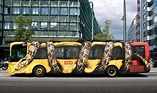 《國外趣味公車廣告》會不會太搞笑看到傻眼，結果讓公車跑掉呢XD | 宅宅新聞