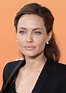 Angelina Jolie - Idade, Aniversário, Bio, Fatos & Mais - Aniversários ...
