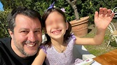 Matteo Salvini, weekend da papà: il selfie mentre fa i compiti con la ...