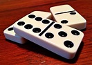 Domino: Regeln, Anleitung & 10 spannende Varianten