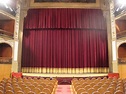 foto de telón de teatro realizada por decoratel españa - Fabricante de ...