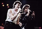 George Michael cantando en un concierto en 1985 - Foto en Bekia Actualidad