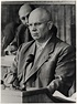 LeMO-Objekt: Foto: Nikita Chruschtschow vor der DDR-Volkskammer 1957