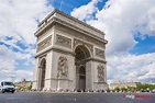 Triumphbogen in Paris: Öffnungszeiten, Eintritt, Besucher Tipps : Touristen in Paris