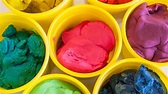 Aprenda a fazer massinha de modelar colorida em casa