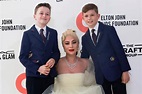 Lady Gaga posó junto a los hijos de Elton John, Zachary y Elijah | TN