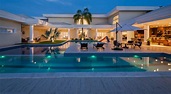 Resultado de imagem para mansão com piscina integrada | Casas de luxo ...