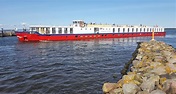 Flusskreuzfahrtschiff „Katharina von Bora“ in Greifswald-Wieck ...
