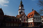 Erbach, Altes Rathaus aus dem 16. Jahrhundert und Stadtkirche (10.04. ...