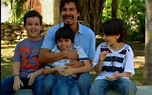 Vídeo Show | André Gonçalves apresenta seus filhos em Escrito nas ...