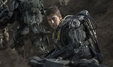 27 EDGE OF TOMORROW Images Featuring Tom Cruise and Emily Blunt