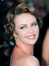 Charlize Theron 2000 Oscars | Oscars beauty, Charlize theron
