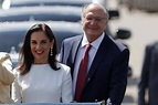 Na cerimônia de posse, Lu Alckmin usa look branco com estilo capa ...