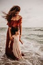 Family beach photo inspo | Family photoshoot outfits, Beach photoshoot ...
