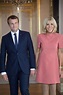 Emmanuel et Brigitte Macron, (presque) seuls à l'Elysée