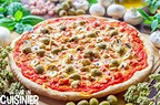 Recette de pizza maison au jambon, champignons et olives