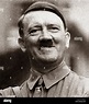 Adolf Hitler - una rara imagen del líder de guerra alemán sonriendo ...