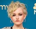 Julia Garner’s Hairstylist Shares the Secret to Her Iconic Curls ...