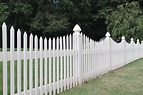 Picket Fence : Vinyl fence in a variety of colors and styles