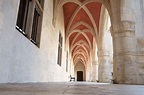 Palácio dos duques de lorena, entrada do museu na arquitetura medieval ...